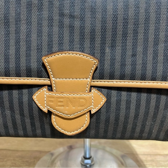 Fendi Vintage Roma Crossbody - Picture 3 of 12